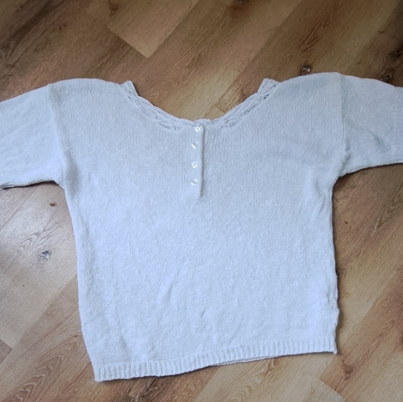 Vintage white sweater With Tatting - Picture 4 of 7